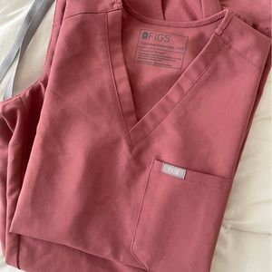 Mauve Figs scrubs high waisted set